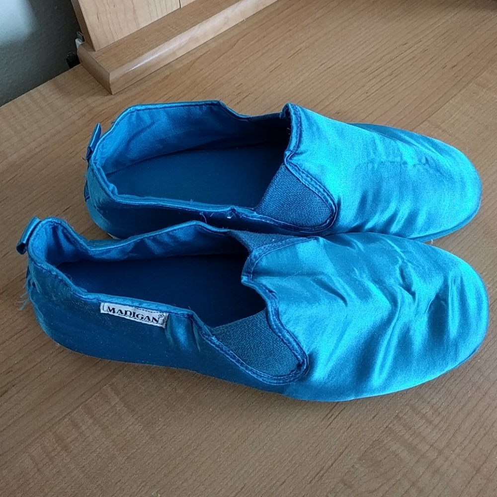 Turquoise satin slippers (Euro sz 37)